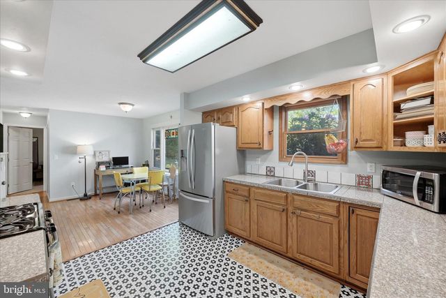 330 SIDELING MOUNTAIN DR, Slanesville, WV 25444