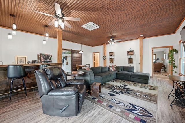 330 SIDELING MOUNTAIN DR, Slanesville, WV 25444
