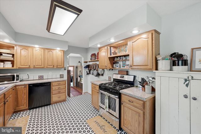 330 SIDELING MOUNTAIN DR, Slanesville, WV 25444