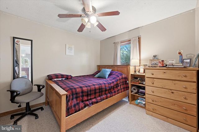 330 SIDELING MOUNTAIN DR, Slanesville, WV 25444