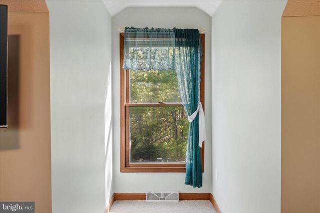 330 SIDELING MOUNTAIN DR, Slanesville, WV 25444
