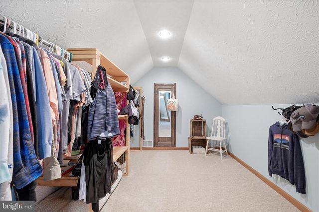 330 SIDELING MOUNTAIN DR, Slanesville, WV 25444