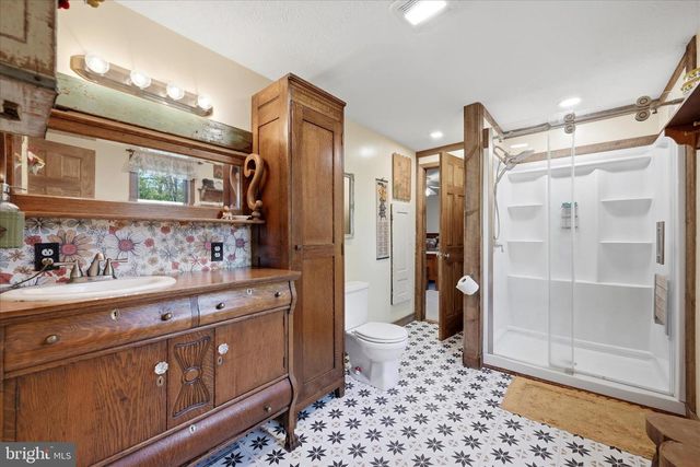 330 SIDELING MOUNTAIN DR, Slanesville, WV 25444