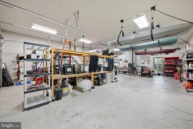 330 SIDELING MOUNTAIN DR, Slanesville, WV 25444