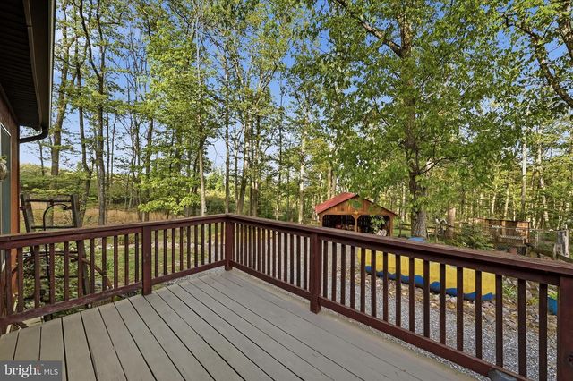 330 SIDELING MOUNTAIN DR, Slanesville, WV 25444