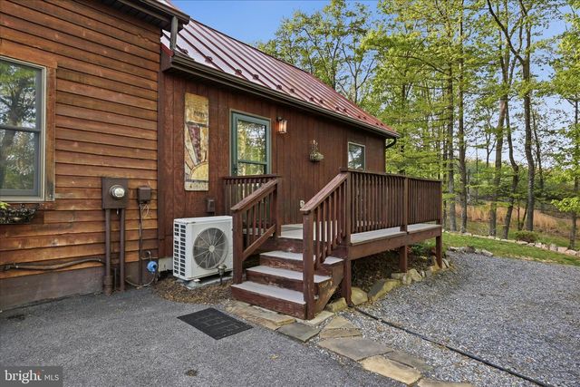 330 SIDELING MOUNTAIN DR, Slanesville, WV 25444