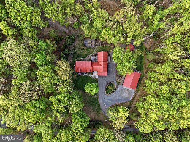 330 SIDELING MOUNTAIN DR, Slanesville, WV 25444