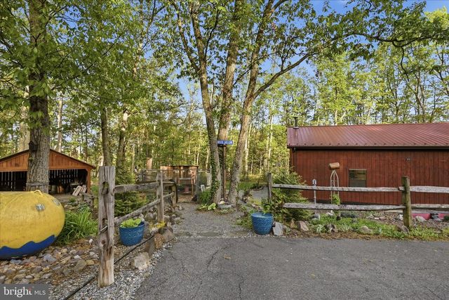 330 SIDELING MOUNTAIN DR, Slanesville, WV 25444