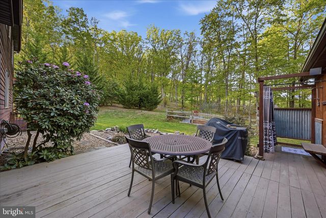 330 SIDELING MOUNTAIN DR, Slanesville, WV 25444