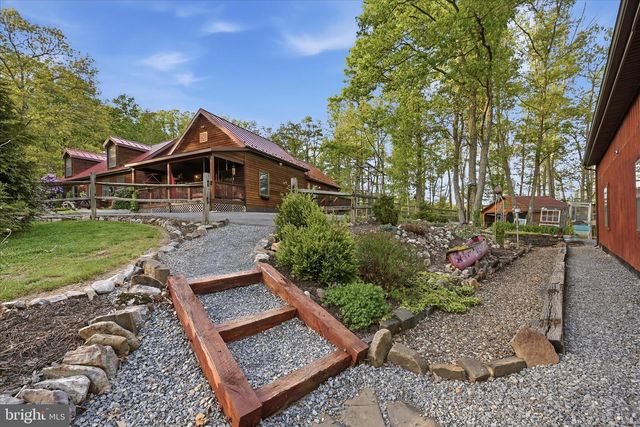 330 SIDELING MOUNTAIN DR, Slanesville, WV 25444
