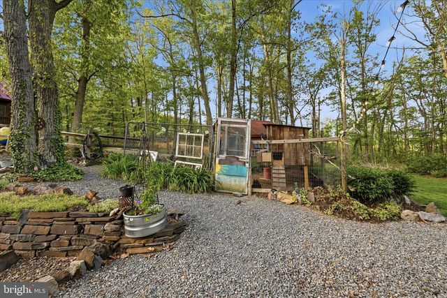 330 SIDELING MOUNTAIN DR, Slanesville, WV 25444
