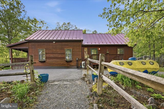 330 SIDELING MOUNTAIN DR, Slanesville, WV 25444