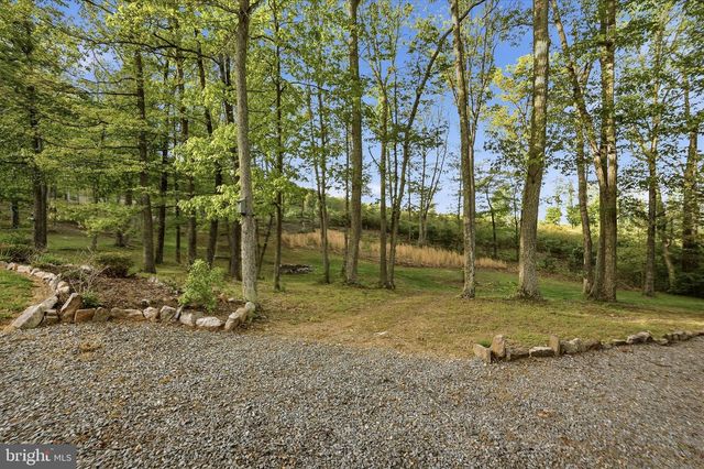 330 SIDELING MOUNTAIN DR, Slanesville, WV 25444