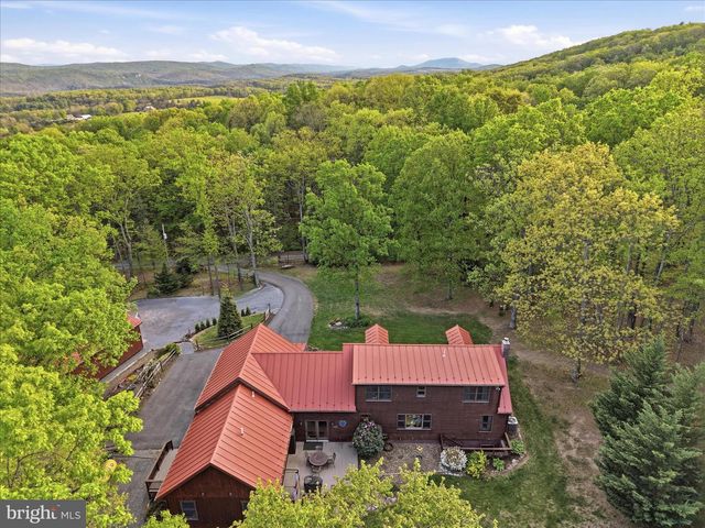 330 SIDELING MOUNTAIN DR, Slanesville, WV 25444