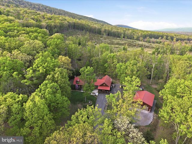 330 SIDELING MOUNTAIN DR, Slanesville, WV 25444