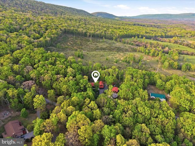330 SIDELING MOUNTAIN DR, Slanesville, WV 25444