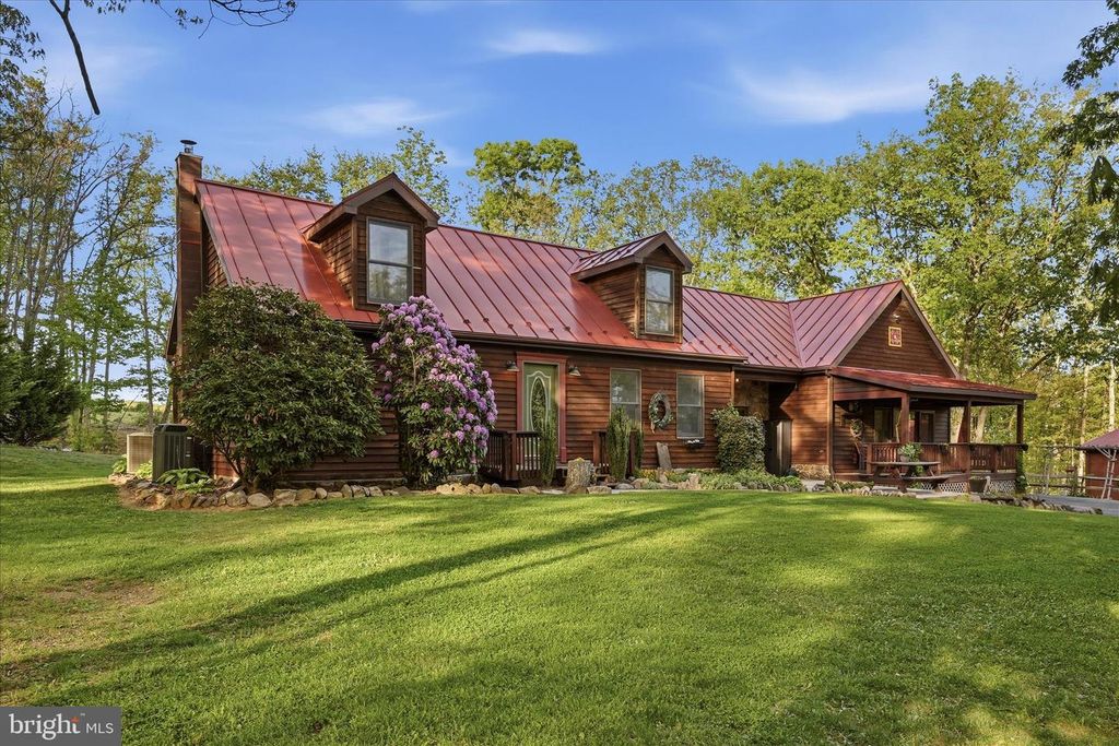 330 SIDELING MOUNTAIN DR, Slanesville, WV 25444
