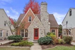 4925 N Elkhart AVENUE, Whitefish Bay, WI 53217