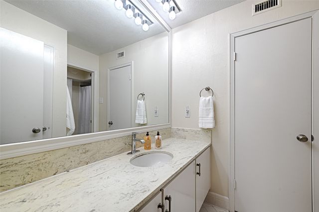 10757 Villager Road D, Dallas, TX 75230