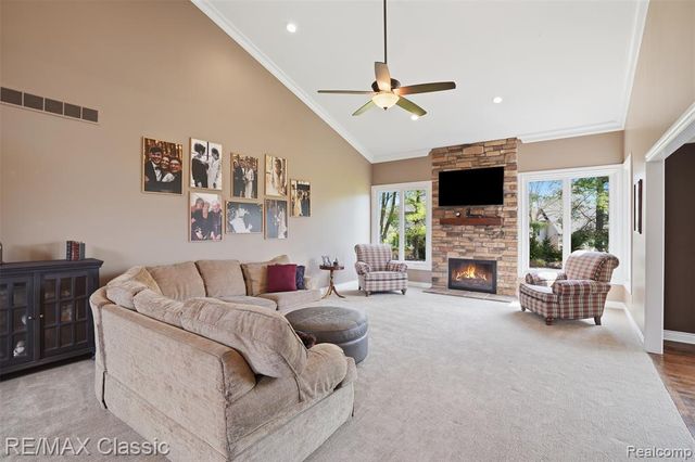 1726 Pondview Lane, Commerce Twp, MI 48382