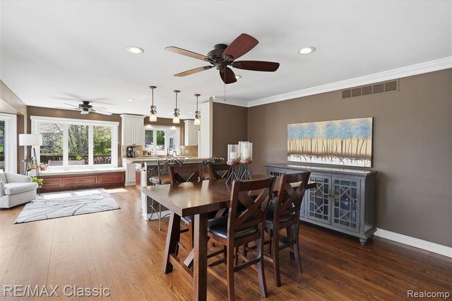 1726 Pondview Lane, Commerce Twp, MI 48382