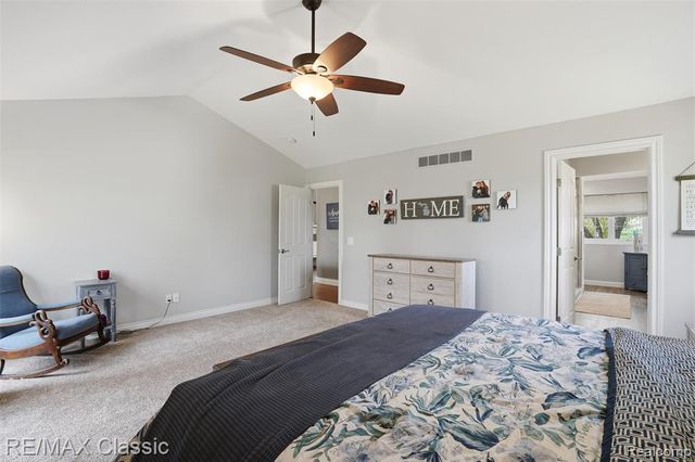 1726 Pondview Lane, Commerce Twp, MI 48382