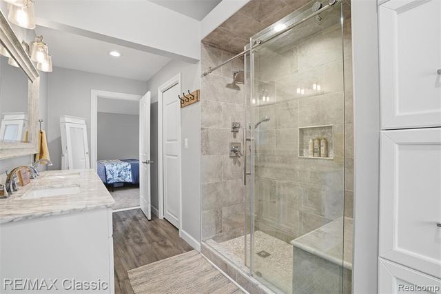 1726 Pondview Lane, Commerce Twp, MI 48382