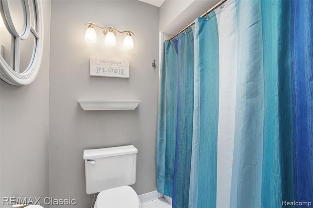1726 Pondview Lane, Commerce Twp, MI 48382