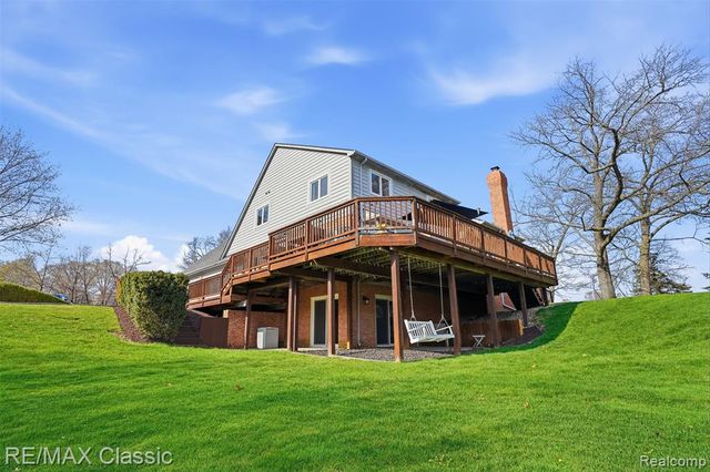 1726 Pondview Lane, Commerce Twp, MI 48382
