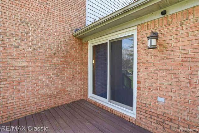 1726 Pondview Lane, Commerce Twp, MI 48382