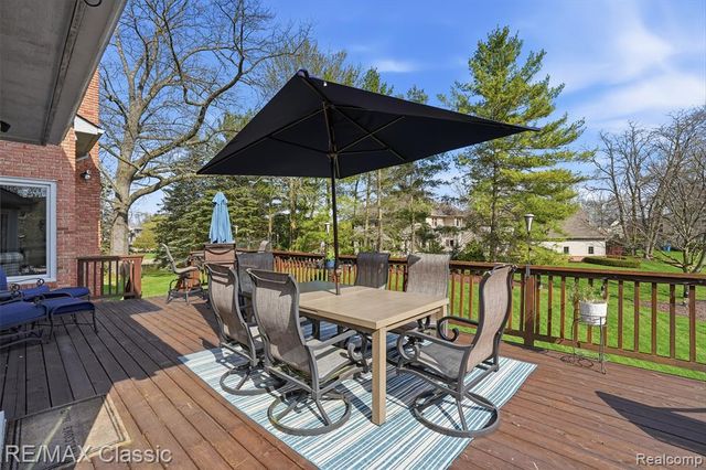 1726 Pondview Lane, Commerce Twp, MI 48382