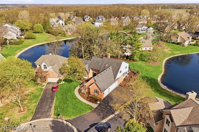 1726 Pondview Lane, Commerce Twp, MI 48382