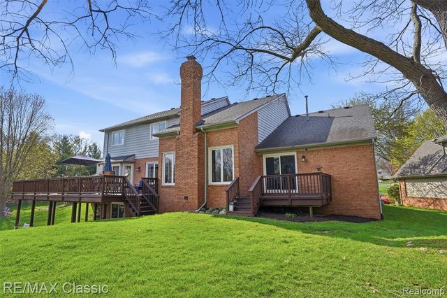 1726 Pondview Lane, Commerce Twp, MI 48382