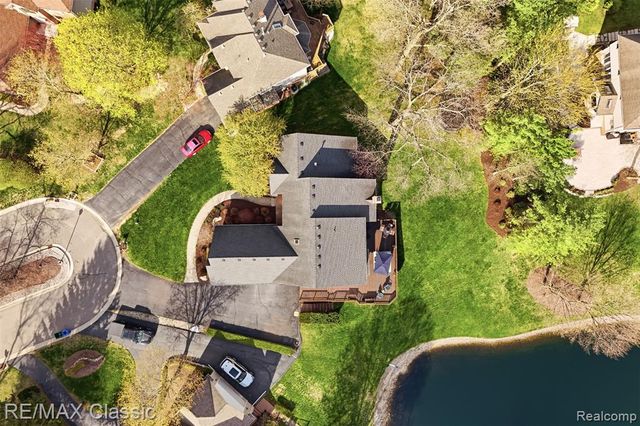 1726 Pondview Lane, Commerce Twp, MI 48382