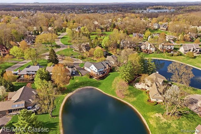 1726 Pondview Lane, Commerce Twp, MI 48382