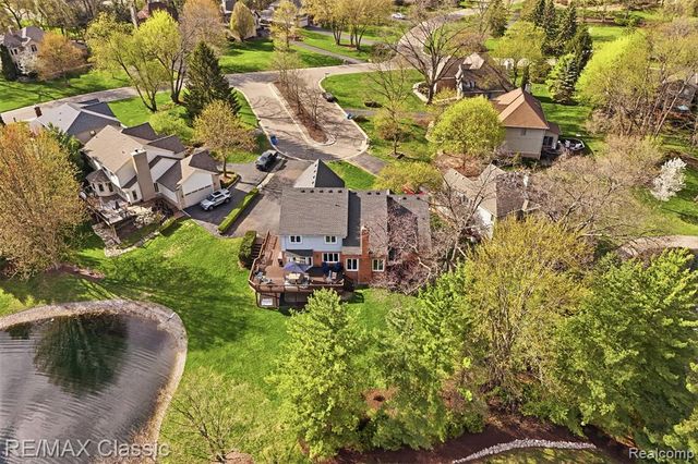 1726 Pondview Lane, Commerce Twp, MI 48382