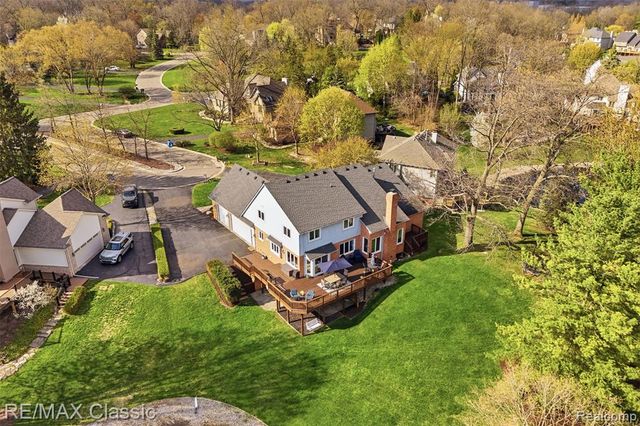 1726 Pondview Lane, Commerce Twp, MI 48382