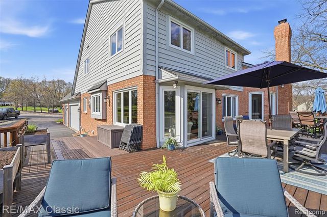 1726 Pondview Lane, Commerce Twp, MI 48382