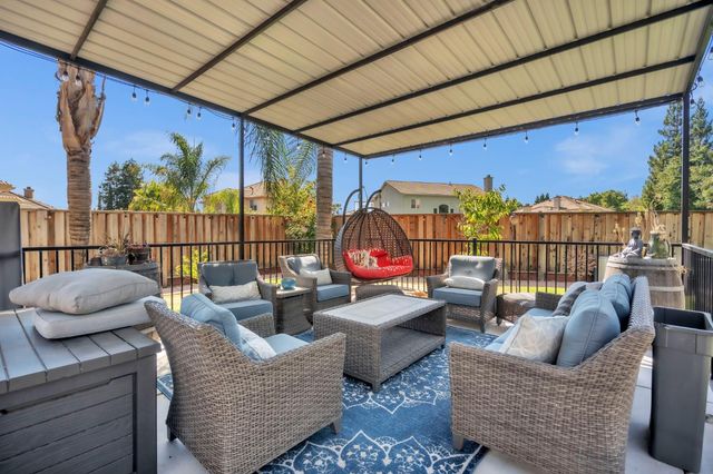 9601 Mainline Dr, Elk Grove, CA 95624
