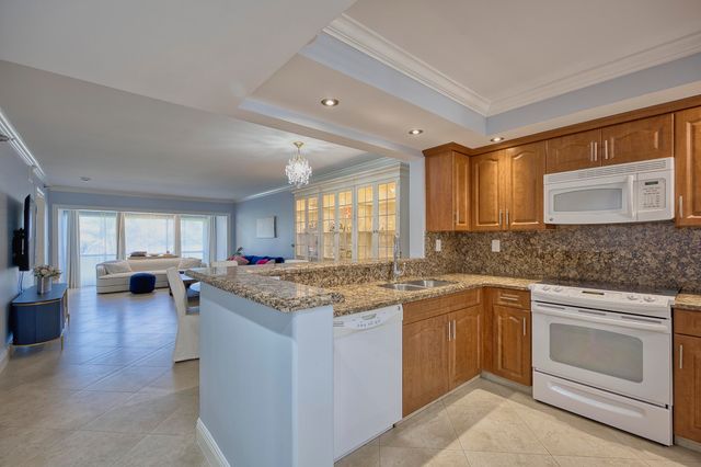 380 NW 67th Street Apt 101, Boca Raton, FL 33487