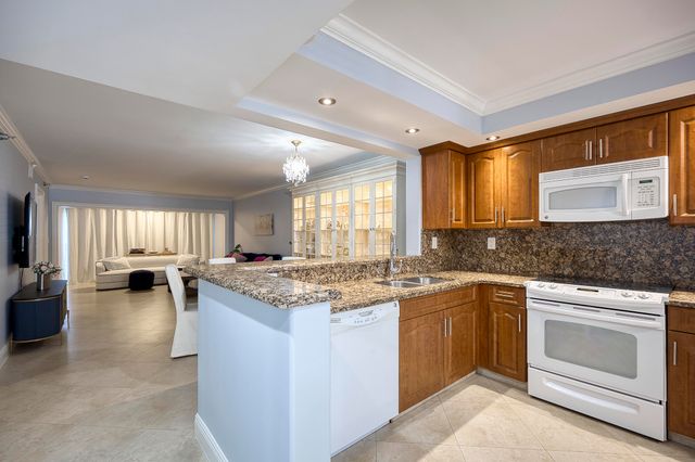 380 NW 67th Street Apt 101, Boca Raton, FL 33487