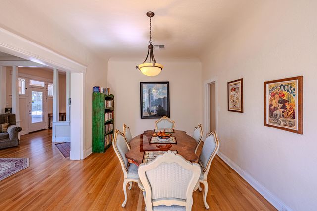 920 Forrester Street NW, Albuquerque, NM 87102
