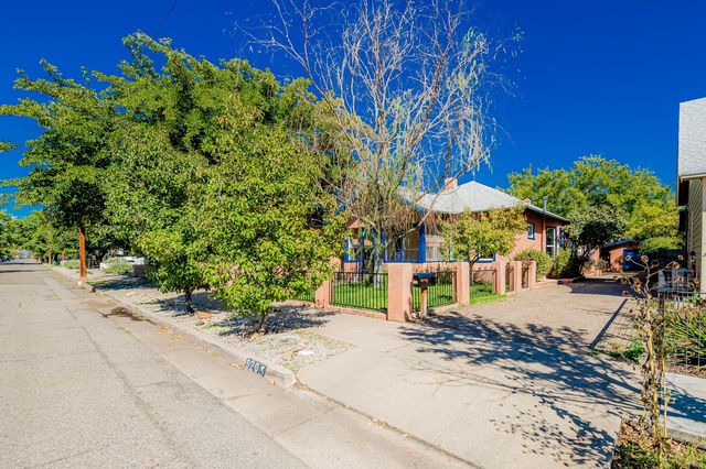 920 Forrester Street NW, Albuquerque, NM 87102