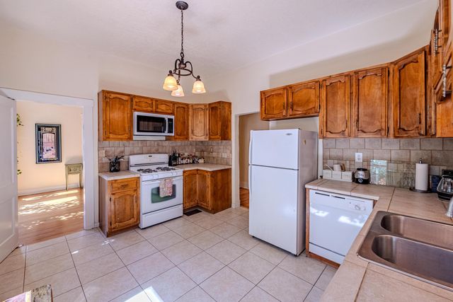 920 Forrester Street NW, Albuquerque, NM 87102