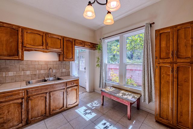 920 Forrester Street NW, Albuquerque, NM 87102