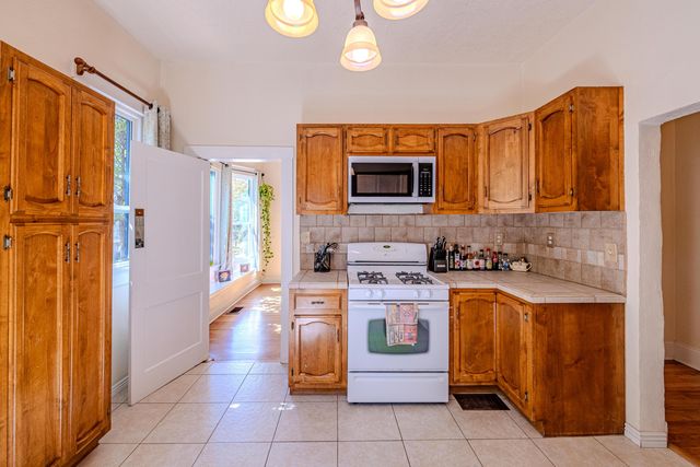 920 Forrester Street NW, Albuquerque, NM 87102