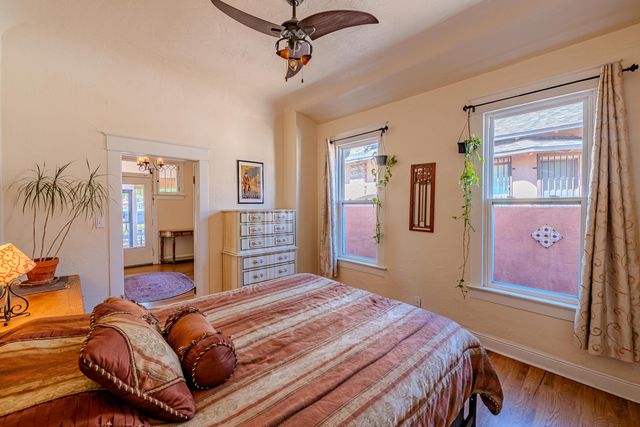 920 Forrester Street NW, Albuquerque, NM 87102