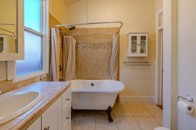 920 Forrester Street NW, Albuquerque, NM 87102
