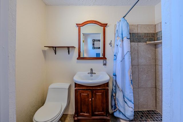 920 Forrester Street NW, Albuquerque, NM 87102