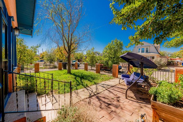 920 Forrester Street NW, Albuquerque, NM 87102